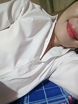 Yiyi102300 online show from July 11, 2026, 11:16 pm