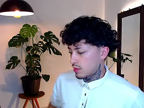 stevennavarro online show from April 16, 2026, 10:01 pm