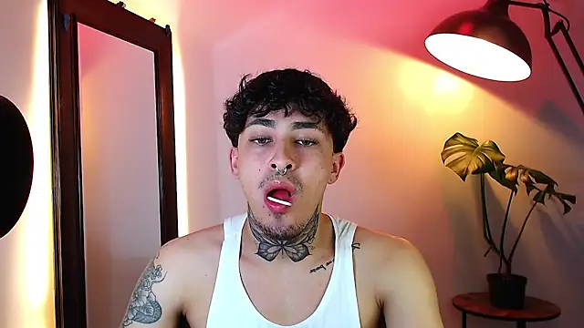 stevennavarro online show from April 7, 2026, 10:00 pm