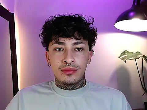 stevennavarro online show from April 10, 2026, 10:50 pm