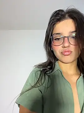 MiaMillers28 online show from April 2, 2026, 4:57 pm