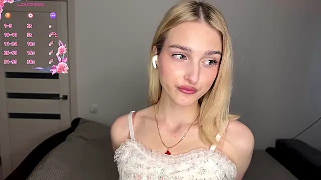 SweetiLun online show from April 9, 2026, 1:50 pm