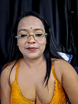 hornyrosy321 online show from June 27, 2026, 5:41 pm