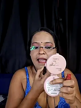 hornyrosy321 online show from July 4, 2026, 5:28 pm