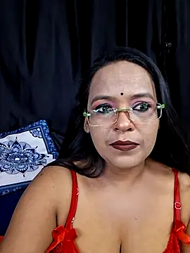 hornyrosy321 online show from June 24, 2026, 5:33 pm