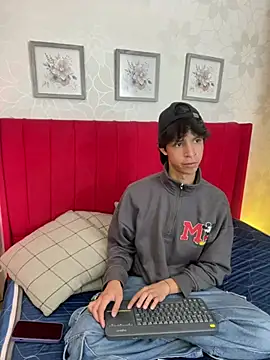 Ethan qop online show from March 24, 2026, 6:52 pm