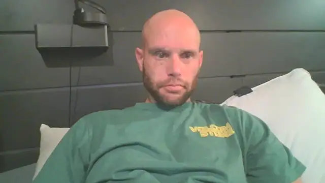 CaptCraker online show from April 4, 2026, 11:44 pm