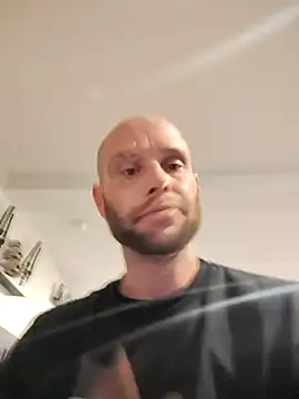 CaptCraker online show from April 2, 2026, 8:59 pm