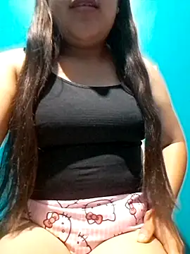 YiiZ 019 online show from April 12, 2026, 5:11 am