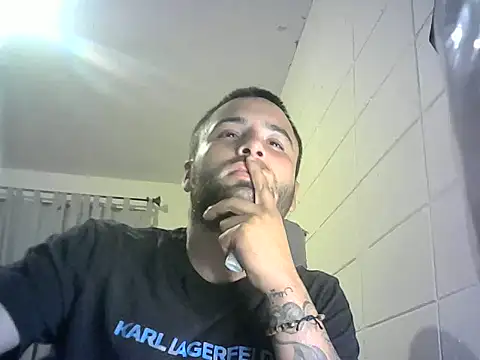 Snapshot of Relk130p chatting on April 11, 2026, 8:40 am Relk130p online show from April 11, 2026, 8:40 am
