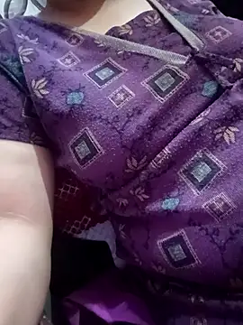 Snapshot of Gujju_bhabhi69 chatting on March 24, 2026, 10:32 pm Gujju bhabhi69 online show from March 24, 2026, 10:32 pm