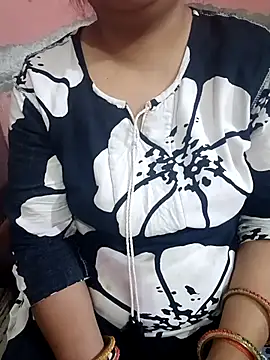 Snapshot of Gujju_bhabhi69 chatting on April 15, 2026, 9:15 pm Gujju bhabhi69 online show from April 15, 2026, 9:15 pm