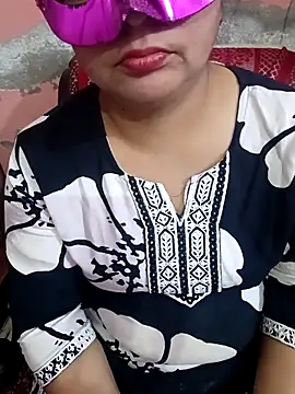 Snapshot of Gujju_bhabhi69 chatting on April 15, 2026, 8:31 am Gujju bhabhi69 online show from April 15, 2026, 8:31 am