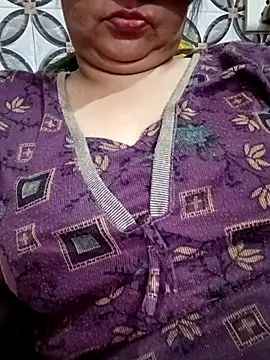 Snapshot of Gujju_bhabhi69 chatting on April 1, 2026, 5:21 pm Gujju bhabhi69 online show from April 1, 2026, 5:21 pm