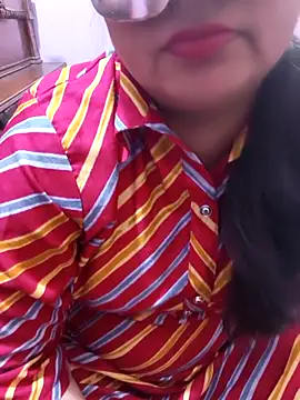 Snapshot of Gujju_bhabhi69 chatting on April 11, 2026, 9:35 am Gujju bhabhi69 online show from April 11, 2026, 9:35 am