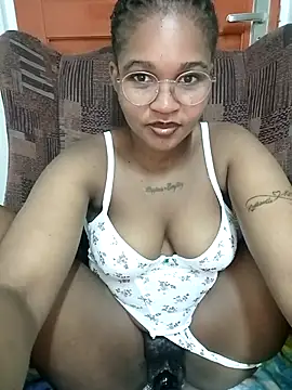 Snapshot of Hotsexyberry222 chatting on April 18, 2026, 6:32 pm Hotsexyberry222 online show from April 18, 2026, 6:32 pm