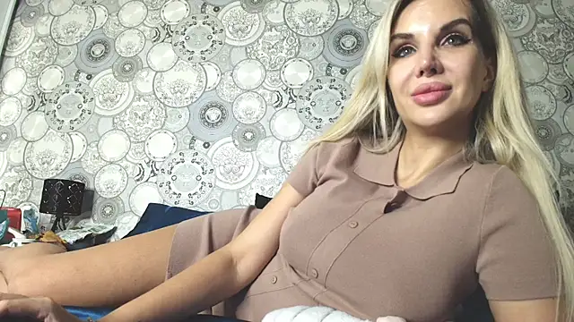 SexyQueenNina online show from November 1, 2025, 10:47 pm