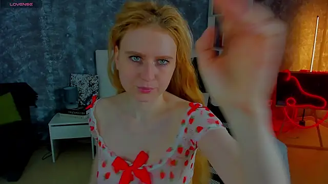 Snapshot of Shiny_Liss chatting on April 18, 2026, 1:30 am Shiny Liss online show from April 18, 2026, 1:30 am