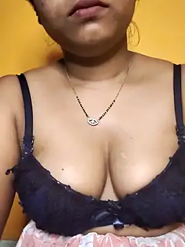 hotmiki online show from April 6, 2026, 10:55 pm