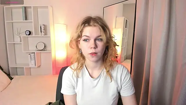 Snapshot of ElizabethVane chatting on June 6, 2026, 5:12 am ElizabethVane online show from June 6, 2026, 5:12 am