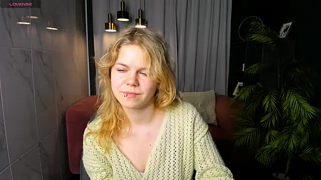 Snapshot of ElizabethVane chatting on June 9, 2026, 5:30 am ElizabethVane online show from June 9, 2026, 5:30 am