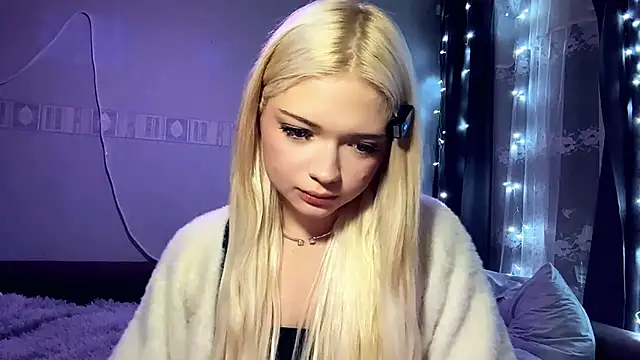 StacyChocopay online show from April 5, 2026, 11:55 pm