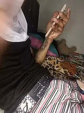 DamianDistroyer online show from March 25, 2026, 4:23 am