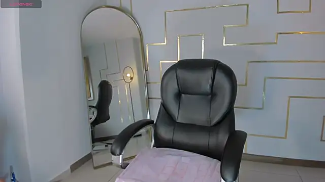 ArianaNova online show from March 26, 2026, 2:43 am