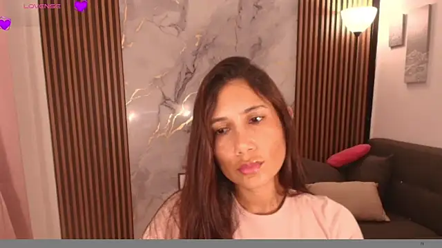 LucyBecker online show from April 9, 2026, 10:38 pm