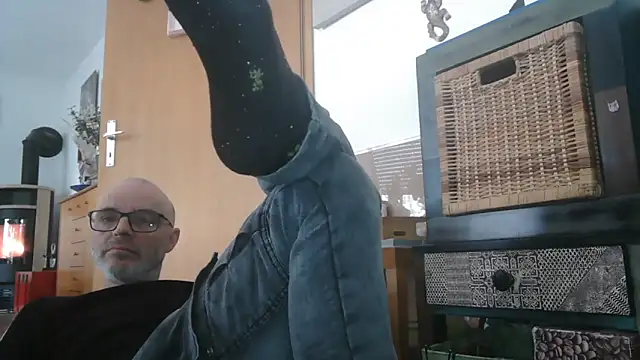 Thomate24 online show from April 4, 2026, 10:00 am