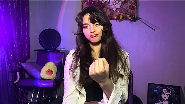 CareyDevan online show from April 7, 2026, 1:46 pm