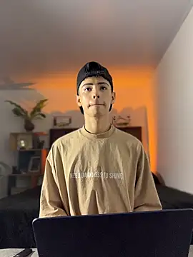 SebastianReed  online show from April 6, 2026, 4:08 am