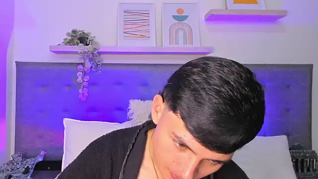 Andrew restrepoo online show from May 27, 2026, 3:52 pm