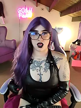 LilithDark666 online show from April 15, 2026, 1:04 pm