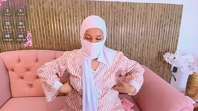 Aminaa Kaarim online show from March 16, 2026, 6:32 pm