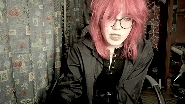 Snapshot of whiny_emo_boi chatting on April 30, 2026, 7:32 pm whiny emo boi online show from April 30, 2026, 7:32 pm