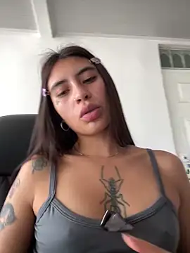 Macarena26 online show from April 16, 2026, 7:47 pm