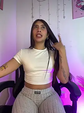 Macarena26 online show from April 12, 2026, 2:26 am