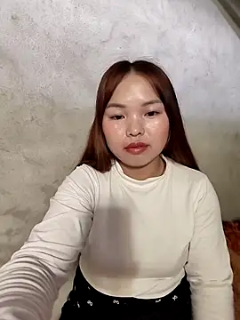 Snapshot of Mina_xYx chatting on April 6, 2026, 12:17 am Mina xYx online show from April 6, 2026, 12:17 am