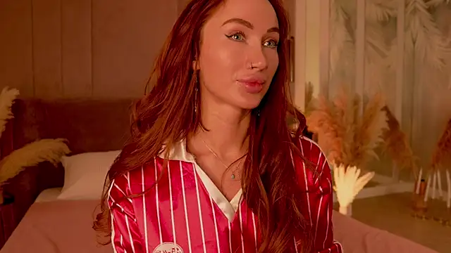 Snapshot of SerenaWest_ chatting on May 7, 2026, 6:00 pm SerenaWest online show from May 7, 2026, 6:00 pm
