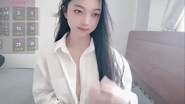 Snapshot of oblakitty_ chatting on June 5, 2026, 9:15 am oblakitty online show from June 5, 2026, 9:15 am