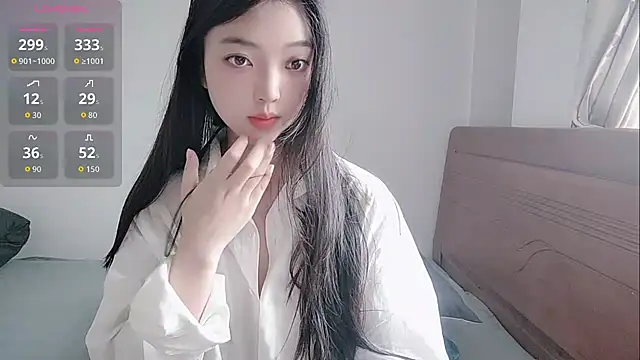 Snapshot of oblakitty_ chatting on June 8, 2026, 12:49 am oblakitty online show from June 8, 2026, 12:49 am