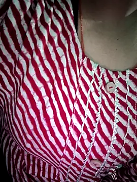 model seela online show from April 12, 2026, 1:09 am