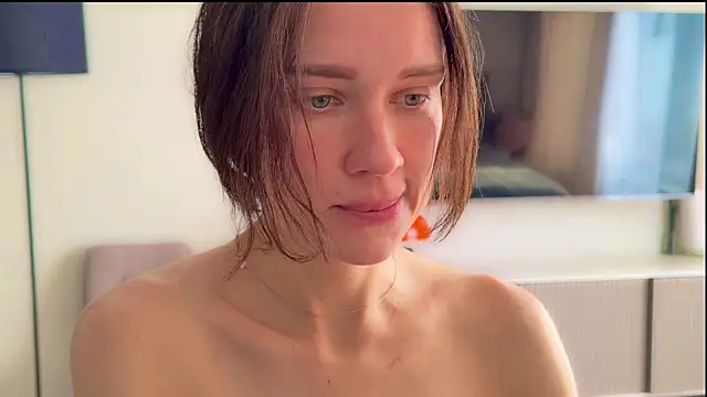 Nicolekira online show from April 7, 2026, 9:22 am