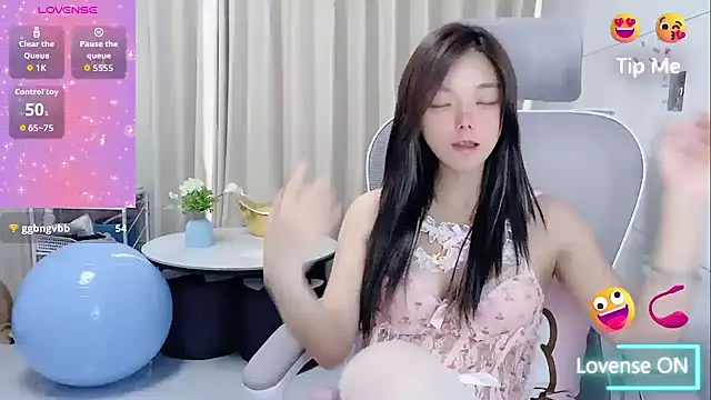 Snapshot of Puting_q chatting on April 4, 2026, 5:47 am Puting q online show from April 4, 2026, 5:47 am