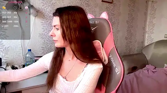 AnnWaddie online show from April 13, 2026, 11:03 am