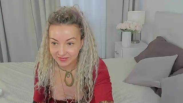 Lar Queen online show from April 1, 2026, 10:49 am