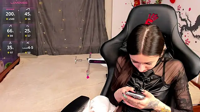 Finelia online show from April 4, 2026, 7:15 am