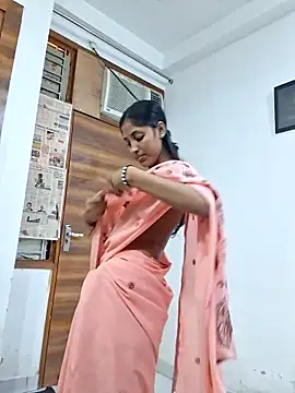 Pari lovers online show from April 4, 2026, 8:10 am