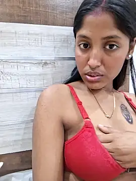 Pari lovers online show from April 15, 2026, 7:58 pm